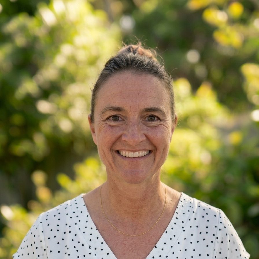 Portrait of Dr Beth Hansen
